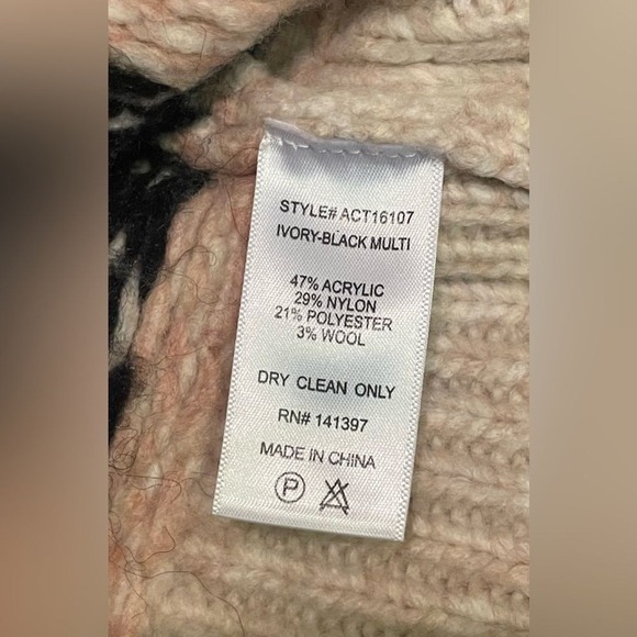 ASTR The label Maria Mock Neck Fair Isle Wool Blend Soft & Cozy Sweater Large - Picture 9 of 9